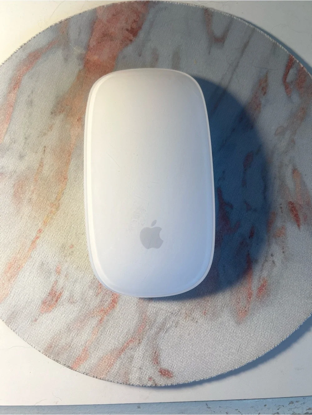 Apple White Wireless Magic Mouse - Sleek Multi-Touch Design